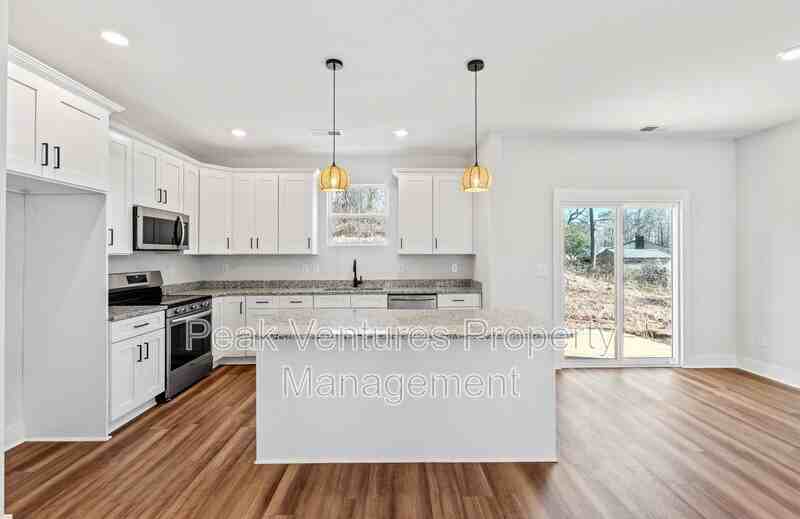 104 Norbert Ln - Photo 6 of 17