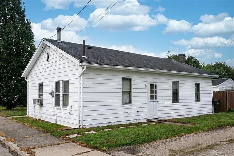 102 1/2 E Home Ave - Photo 2 of 8