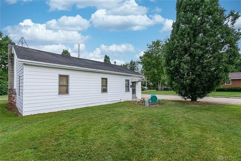 102 1/2 E Home Ave - Photo 3 of 8