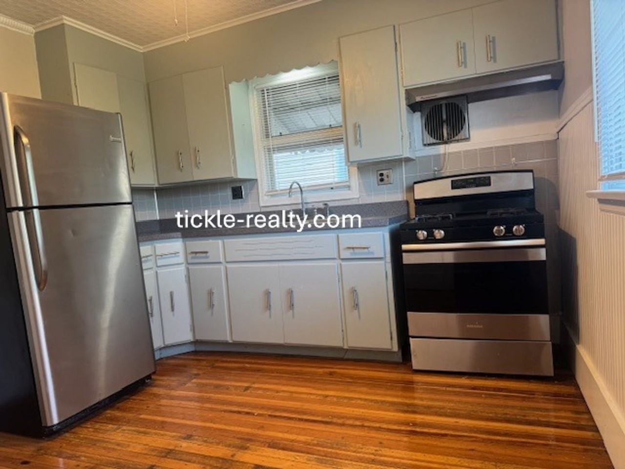 103 Minnesota St - Photo 2 of 17