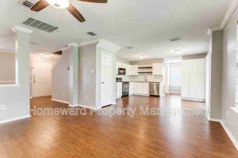 9361 Sundial Dr - Photo 3 of 12