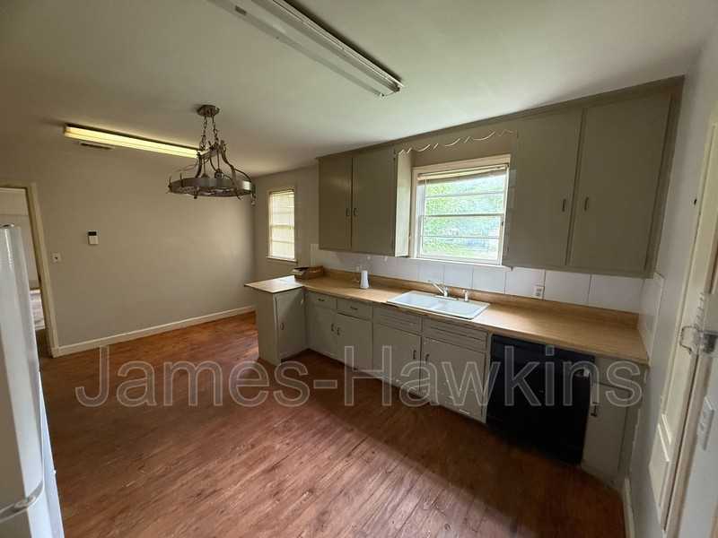 3304 Gilmer Ave - Photo 2 of 8