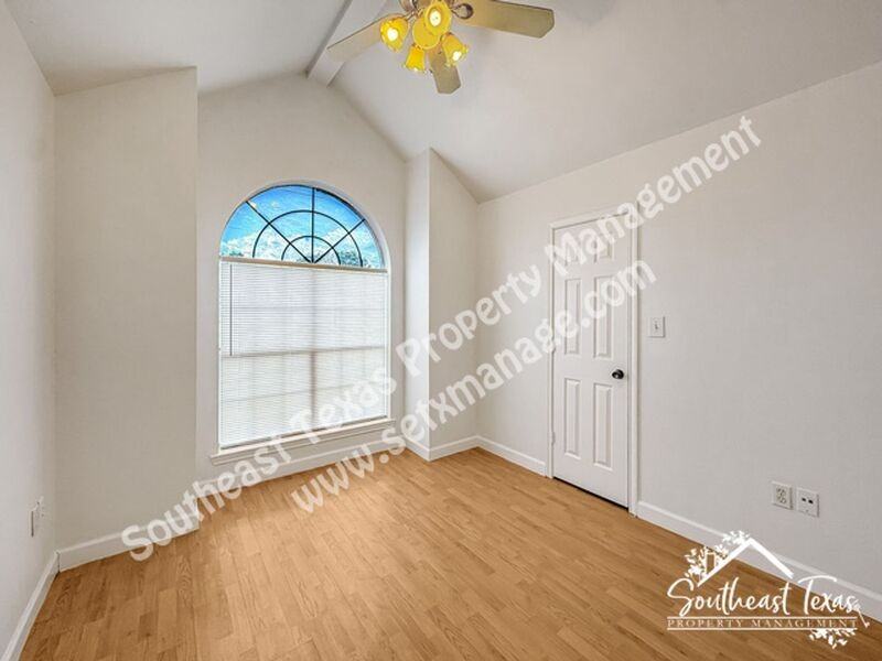 7912 South Dr - Photo 7 of 15