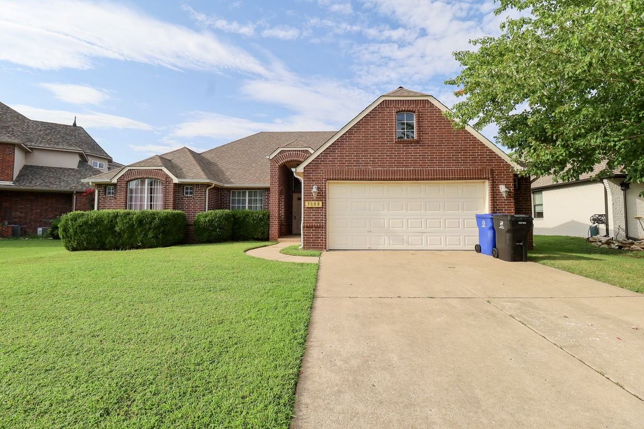 1908 W Vail St - Photo 2 of 44