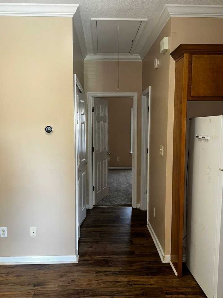 1720 Northside Dr Apt E - Photo 2 of 15