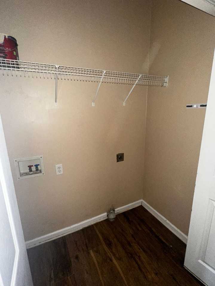 1720 Northside Dr Apt E - Photo 4 of 15