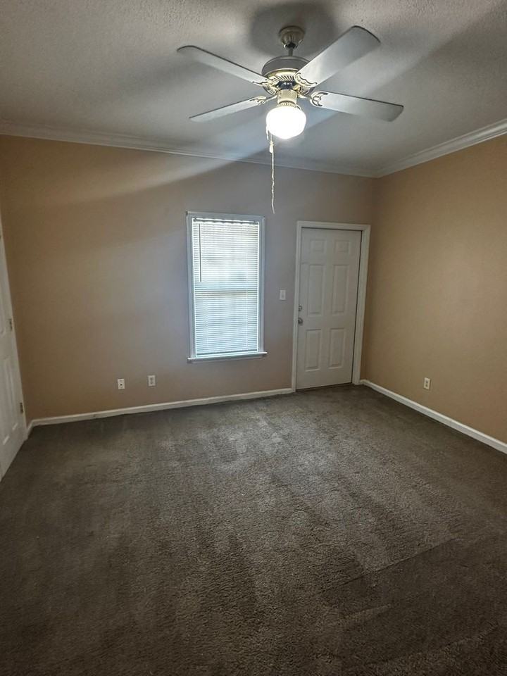 1720 Northside Dr Apt E - Photo 5 of 15