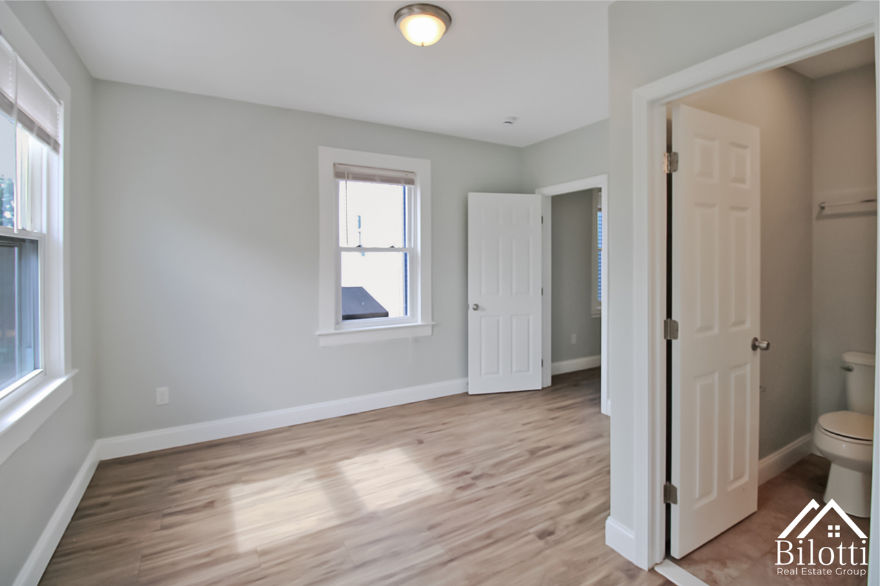 146 George M Cohan Blvd - Photo 6 of 12