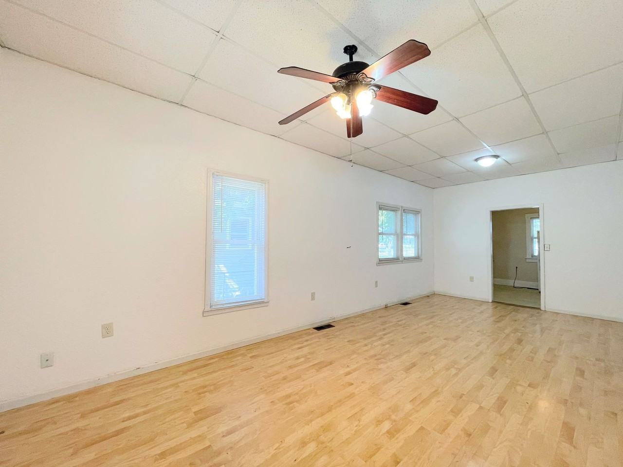 902 E 5th Ave - Photo 2 of 12