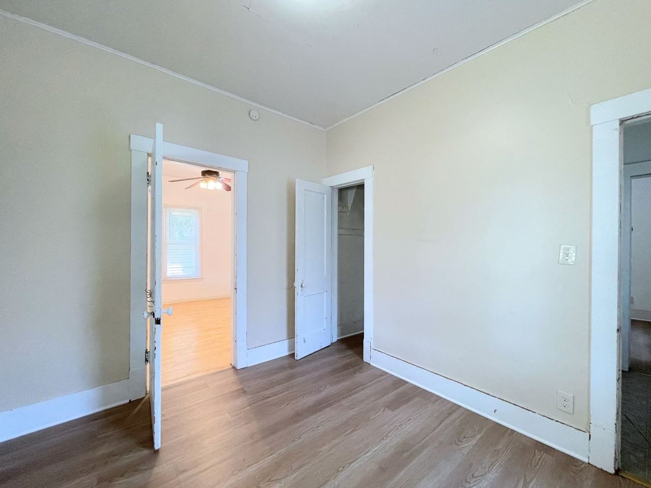 902 E 5th Ave - Photo 5 of 12