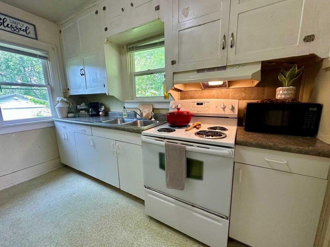652 Conger St - Photo 4 of 13
