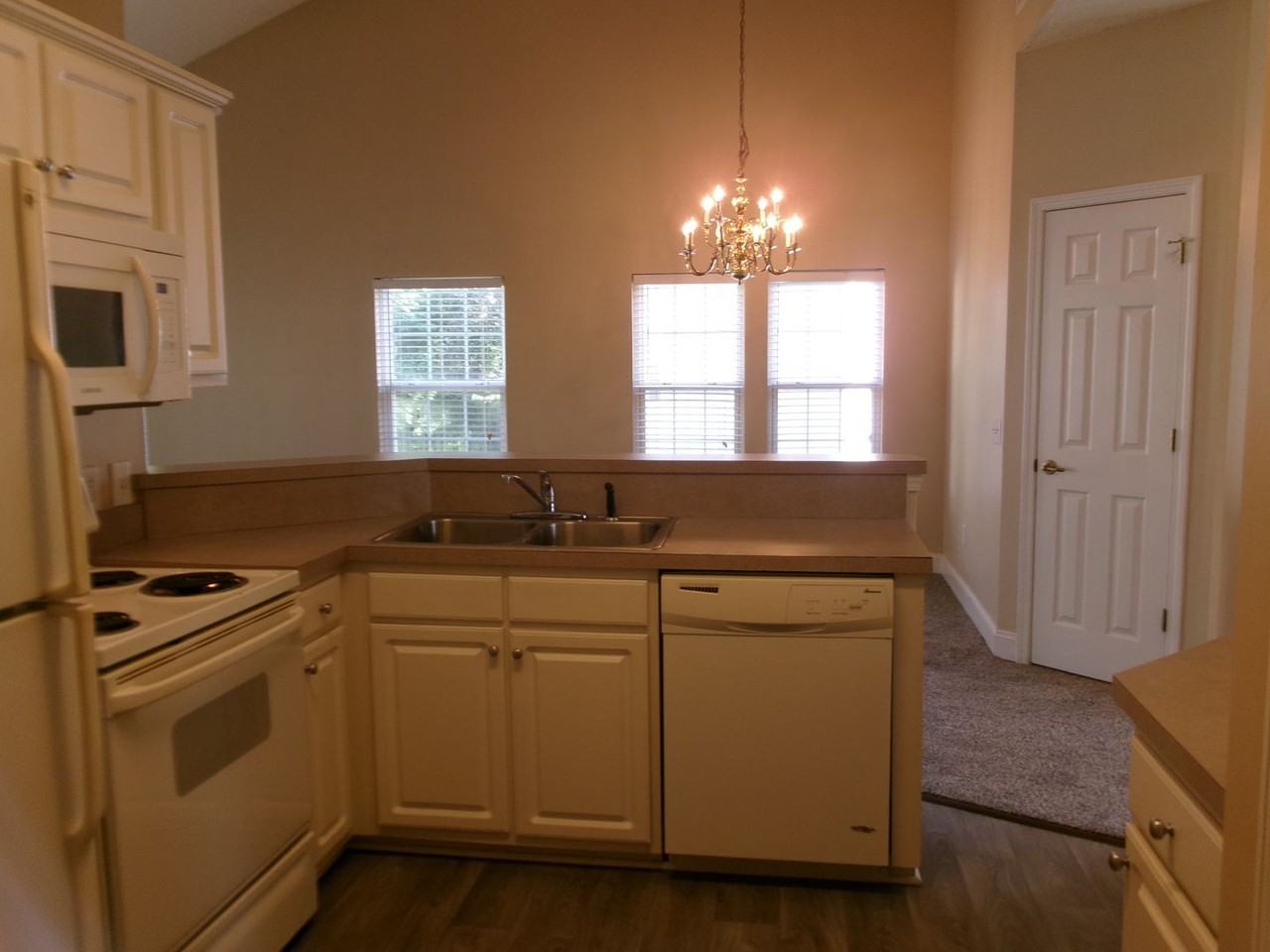 5030 Belleglen Ct #202 - Photo 5 of 23