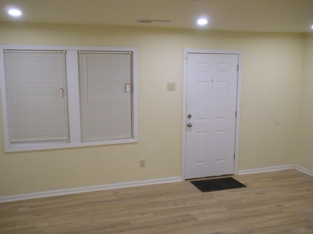 718 Fairburn Rd SW - Photo 2 of 16