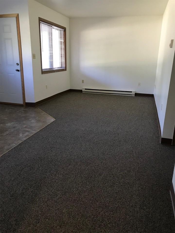 115 South Quarry Street - Photo 3 of 8