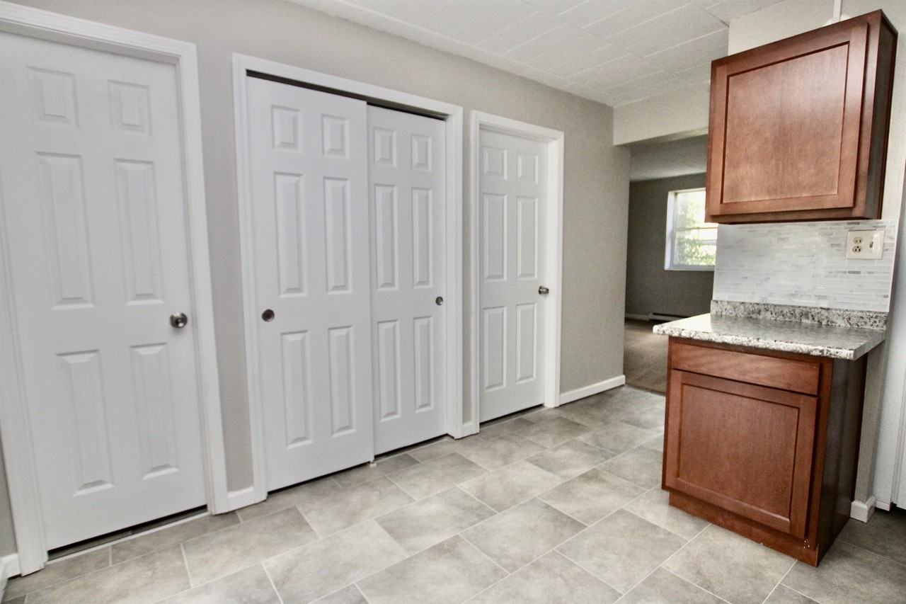 SYCAMORE APARTMENTS -- 130 - Photo 6 of 13