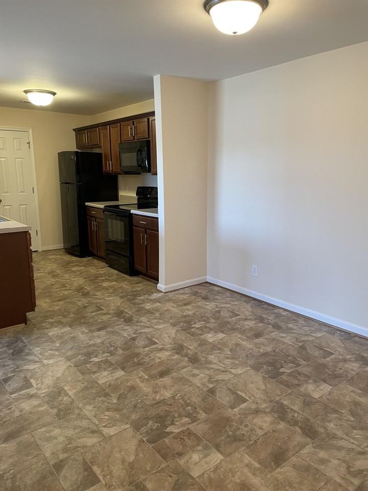 301 Rotunda Street - Photo 3 of 47