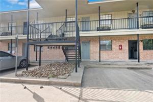 featured image of 607 Wades Way