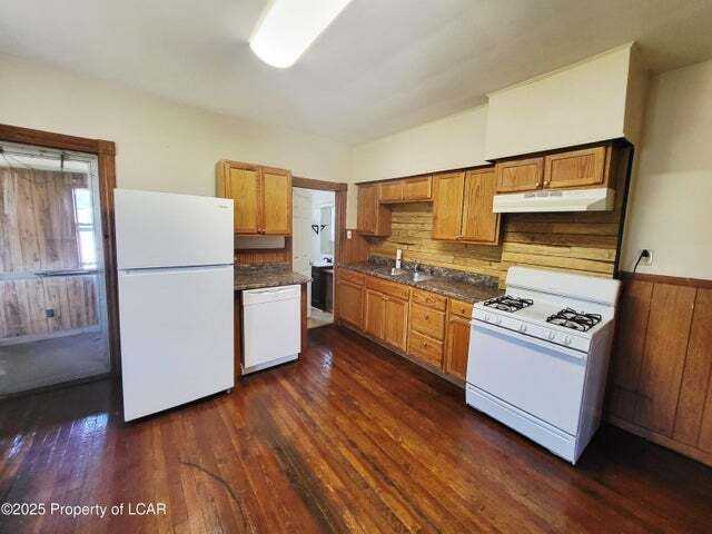 141 Short Street - Photo 3 of 16