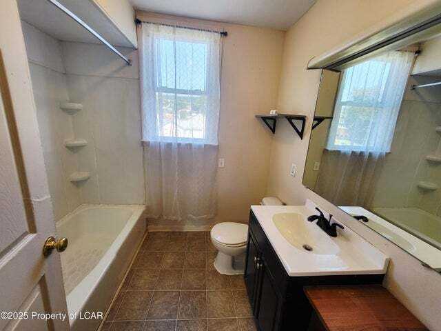 141 Short Street - Photo 4 of 16