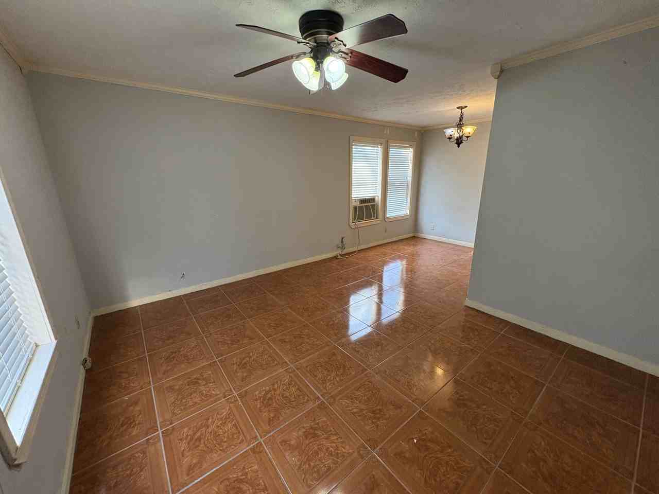 922 Cleveland St - Photo 2 of 6