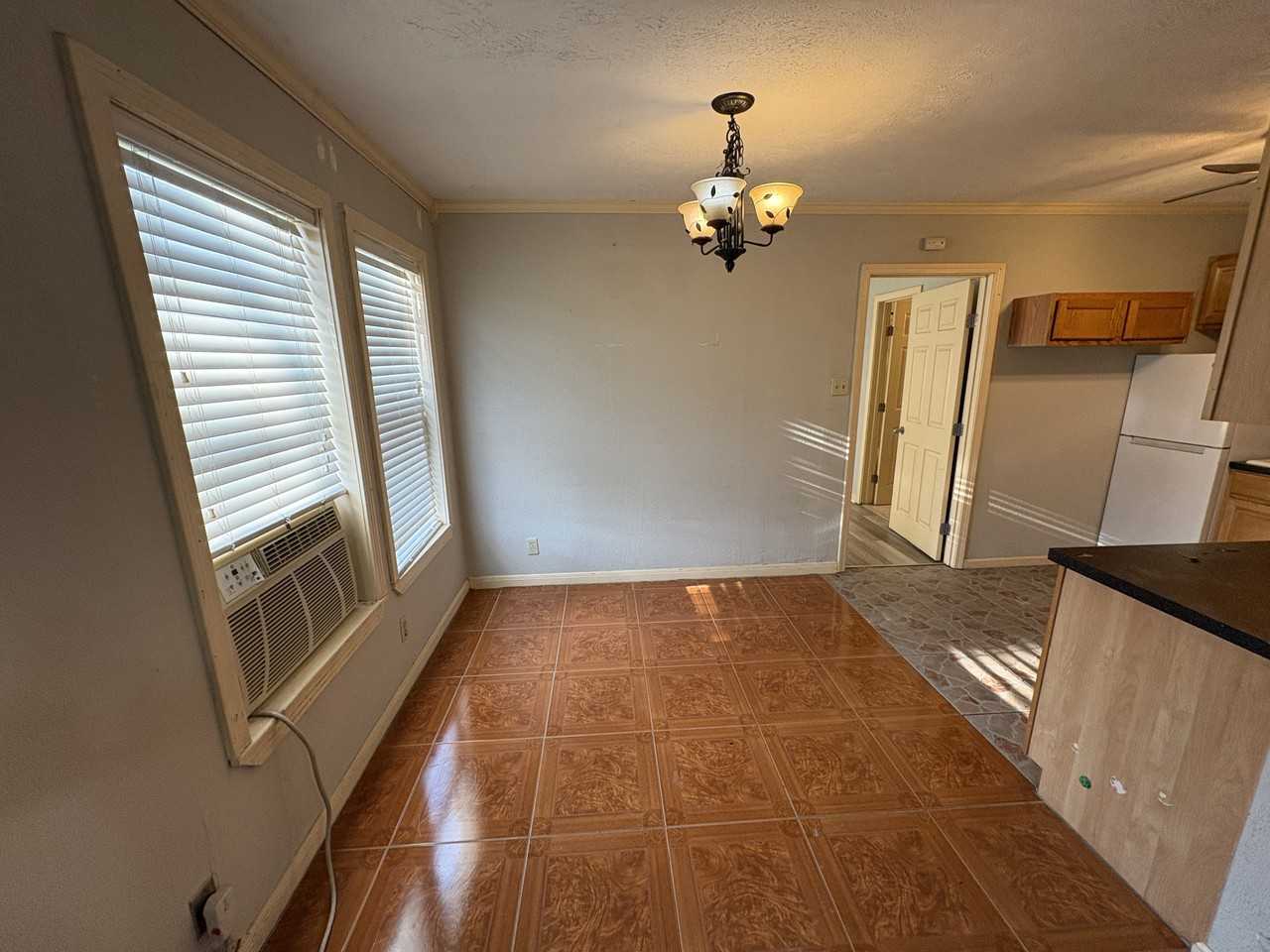 922 Cleveland St - Photo 3 of 6