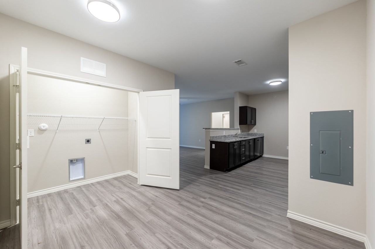 Patriot Pointe Apartments - Photo 2 of 41