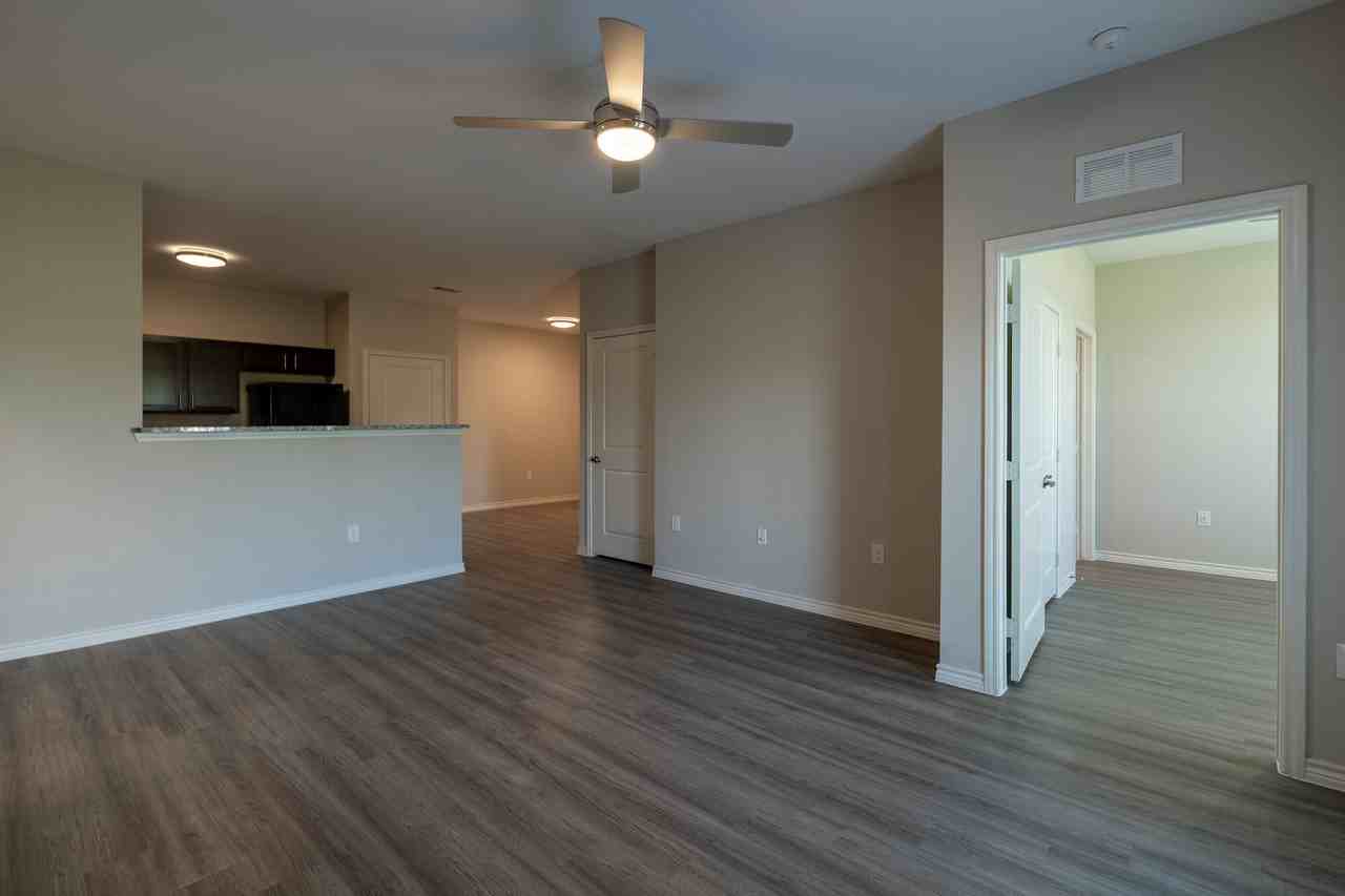 Patriot Pointe Apartments - Photo 6 of 41