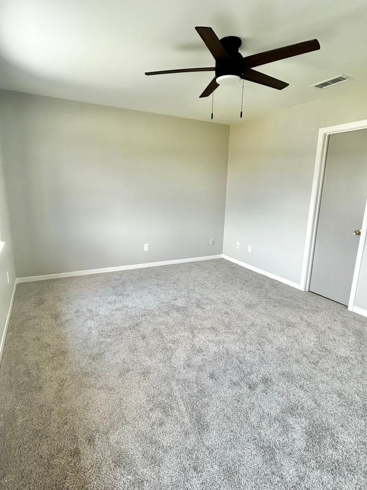 Willow Trace - Photo 5 of 7