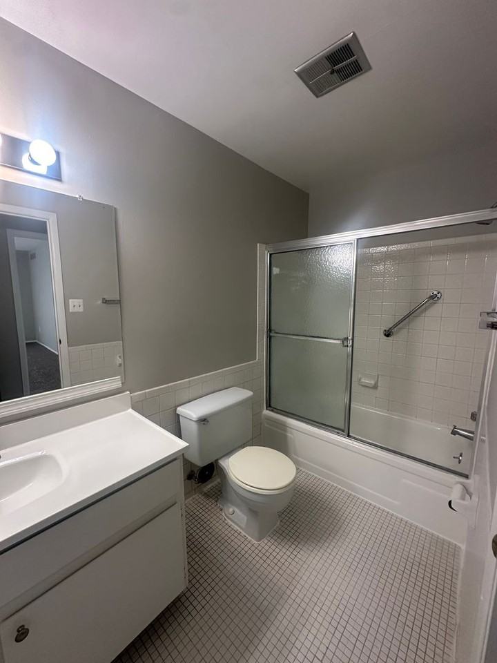 Woodhues Apartments - Photo 3 of 25