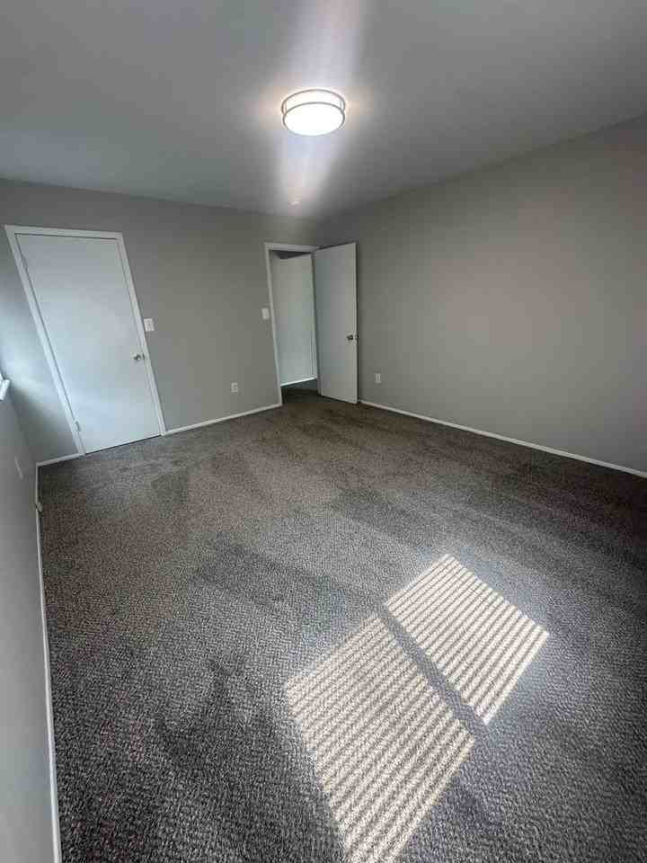 Woodhues Apartments - Photo 5 of 25