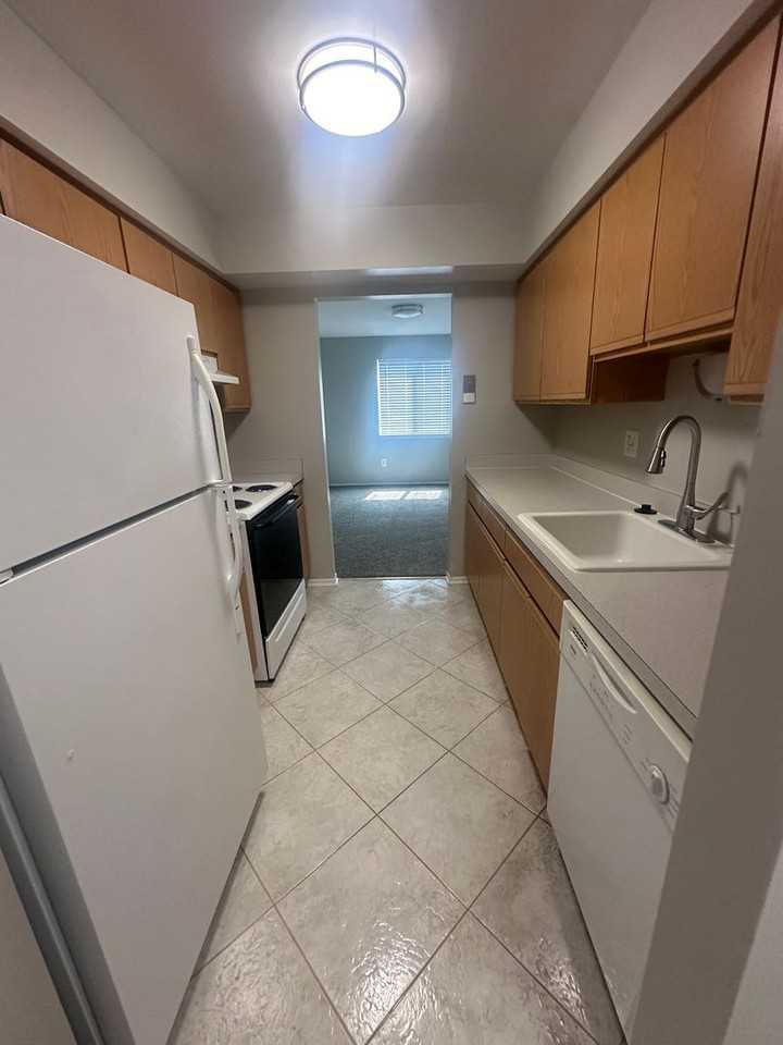 Woodhues Apartments - Photo 2 of 25