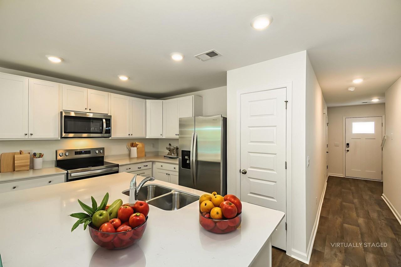 18 Striker Rd - Photo 2 of 23