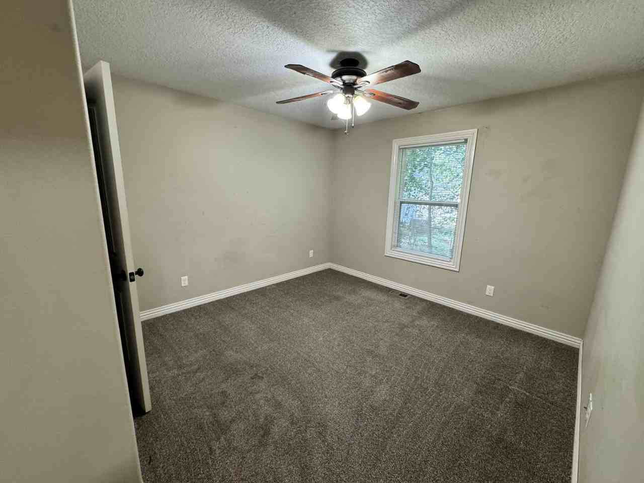 123 E Carlton St #A - Photo 4 of 8