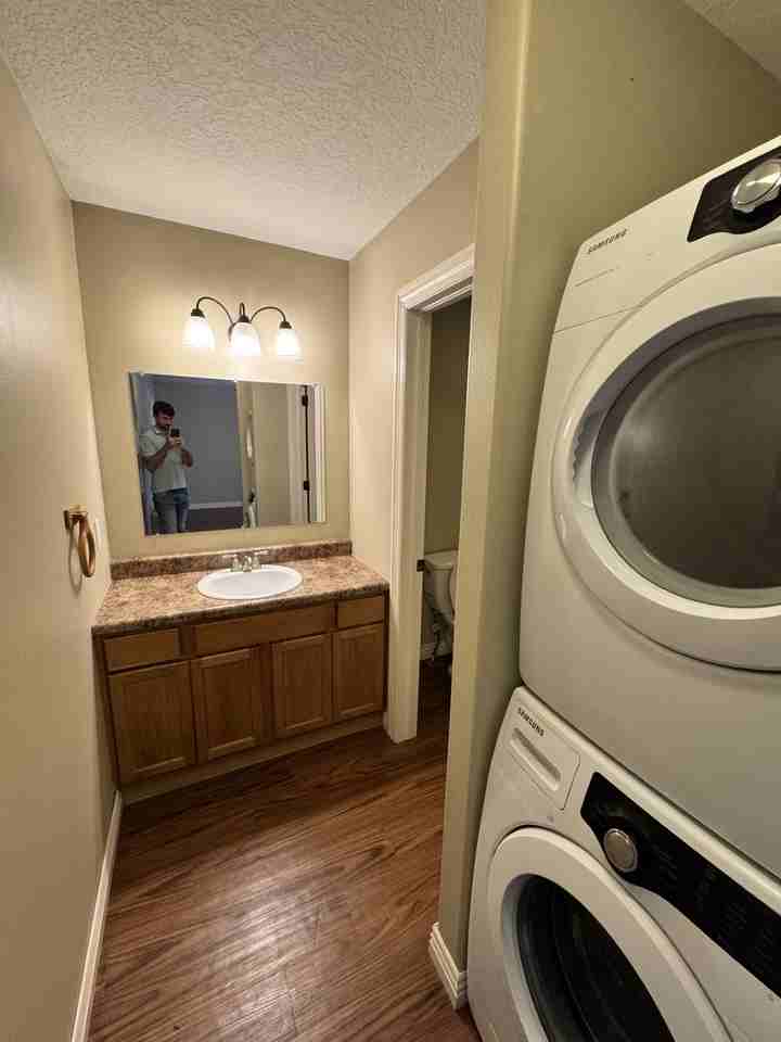 2007 S Broadway St #C - Photo 6 of 6