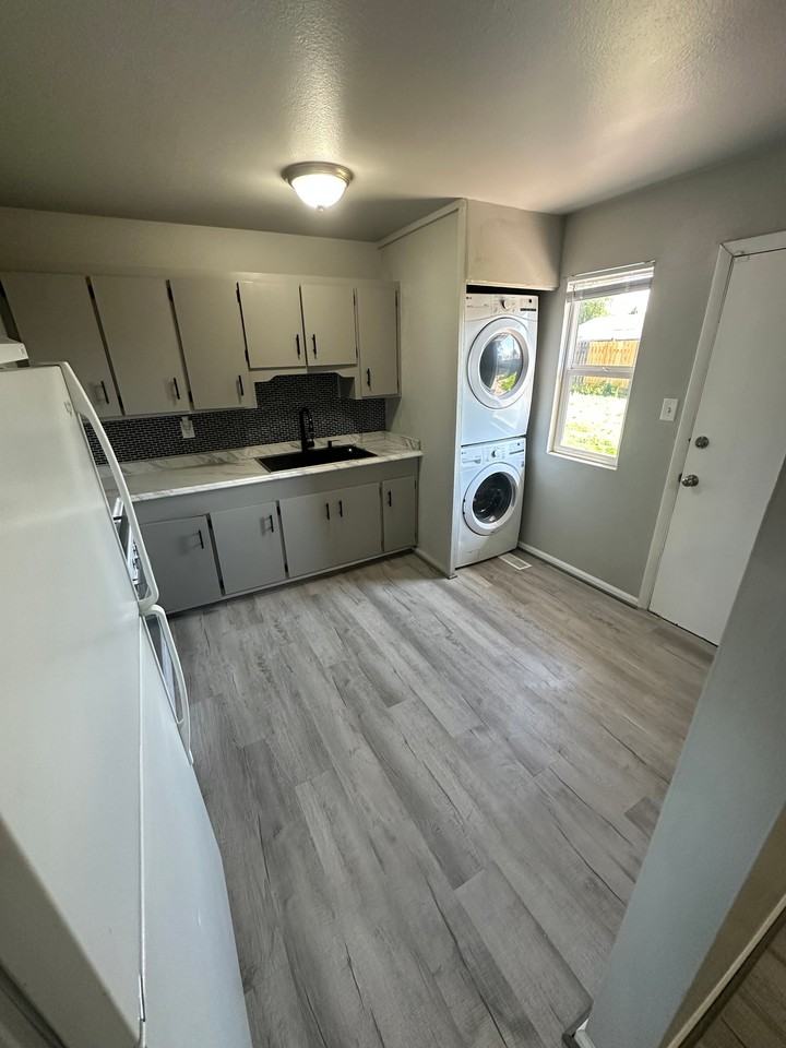 2557 Chimayo Dr - Photo 3 of 22