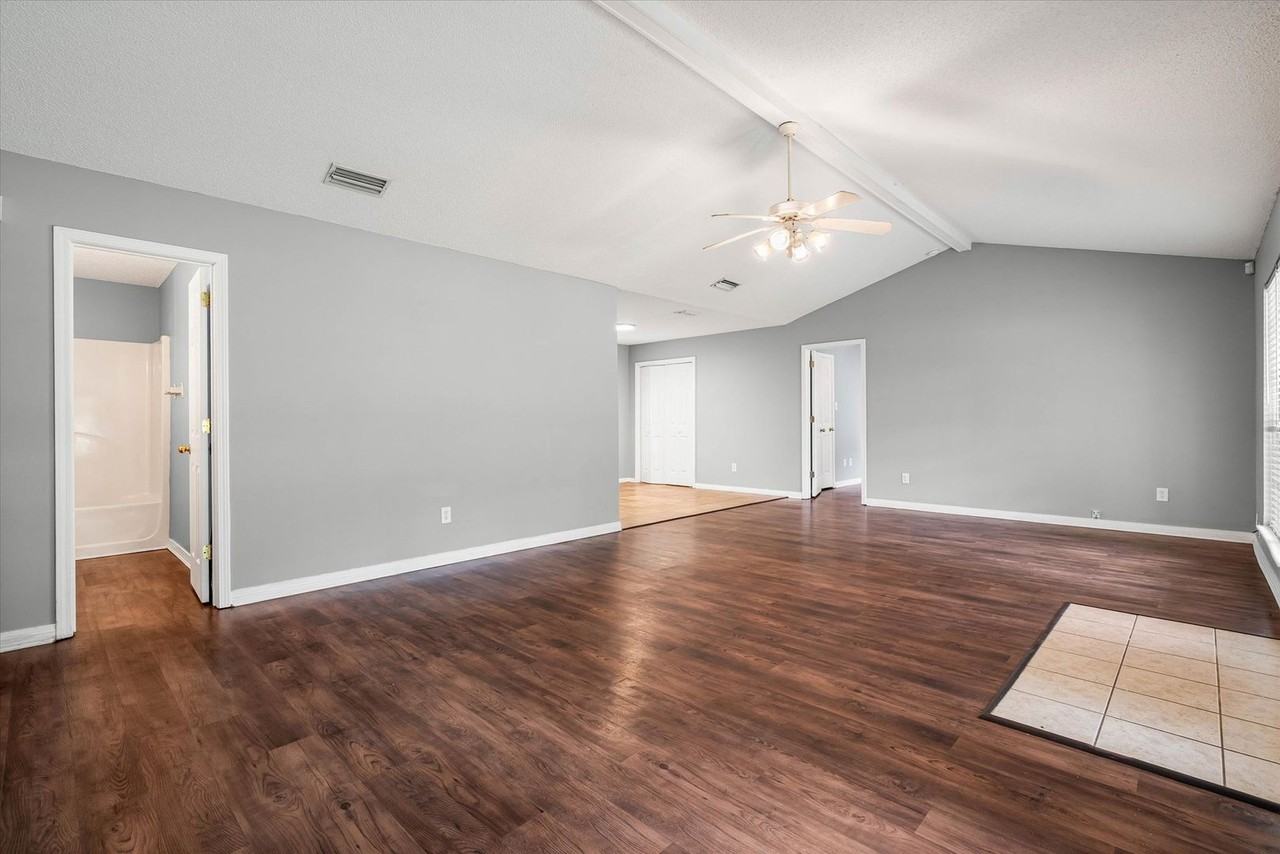 9215 Webster Ln - Photo 2 of 27