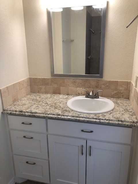 738 W Collins St - Photo 2 of 20