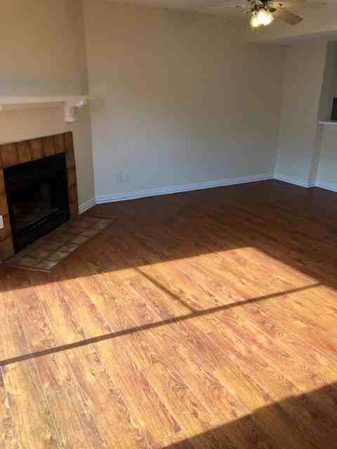 738 W Collins St - Photo 4 of 20