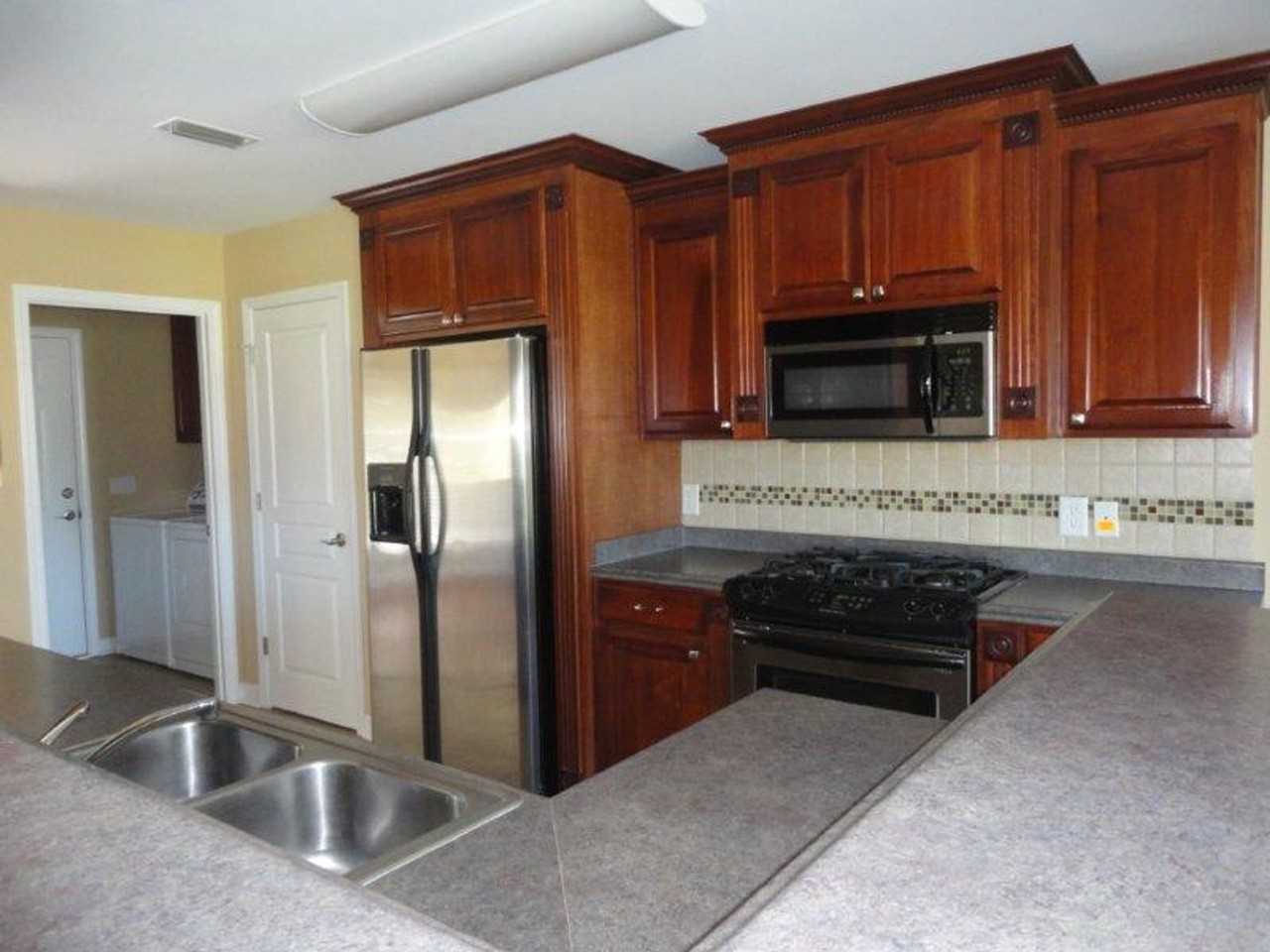 259 Maree Dr - Photo 2 of 13