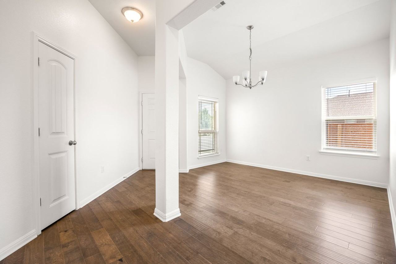 601 Cortona Lane - Photo 3 of 18