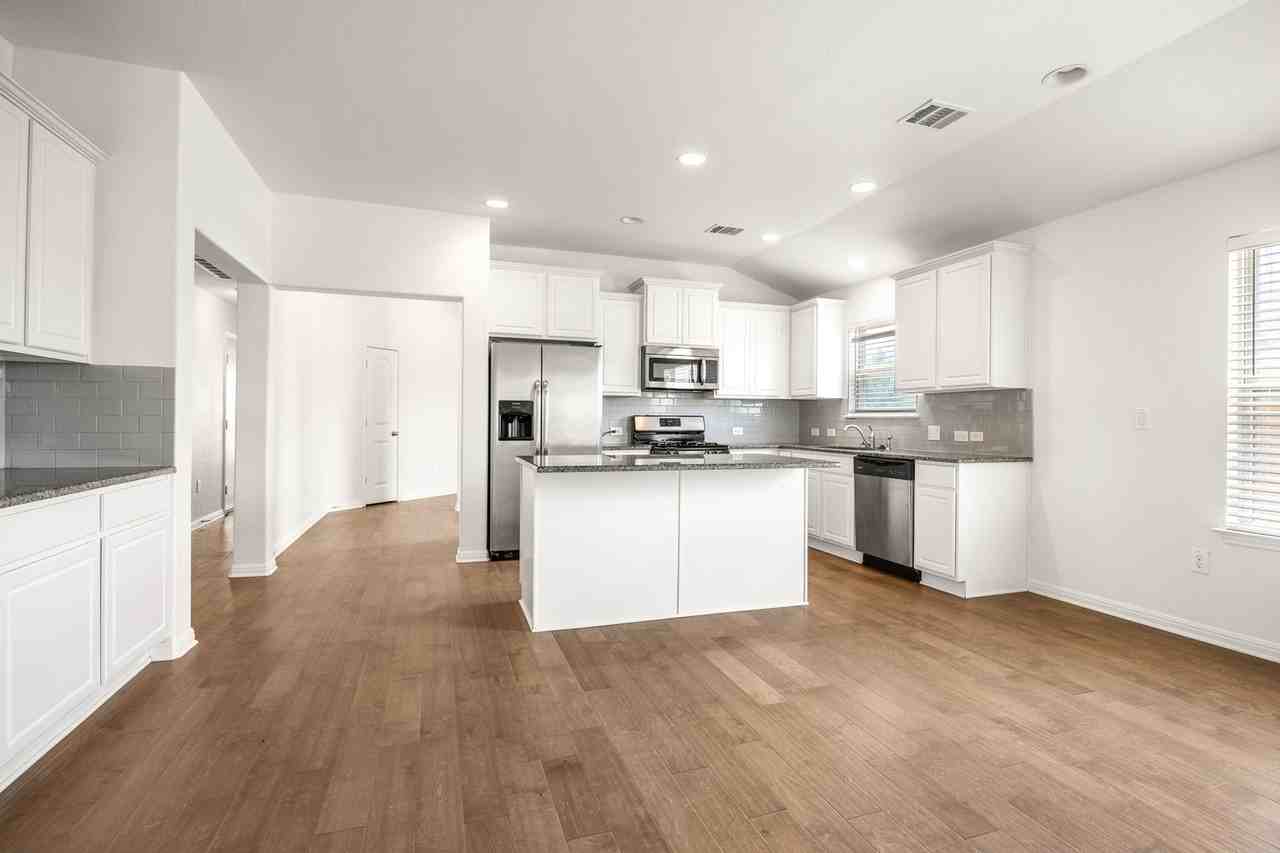 601 Cortona Lane - Photo 6 of 18