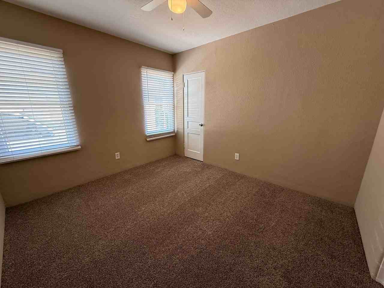218 Linda Vista Dr - Photo 5 of 10