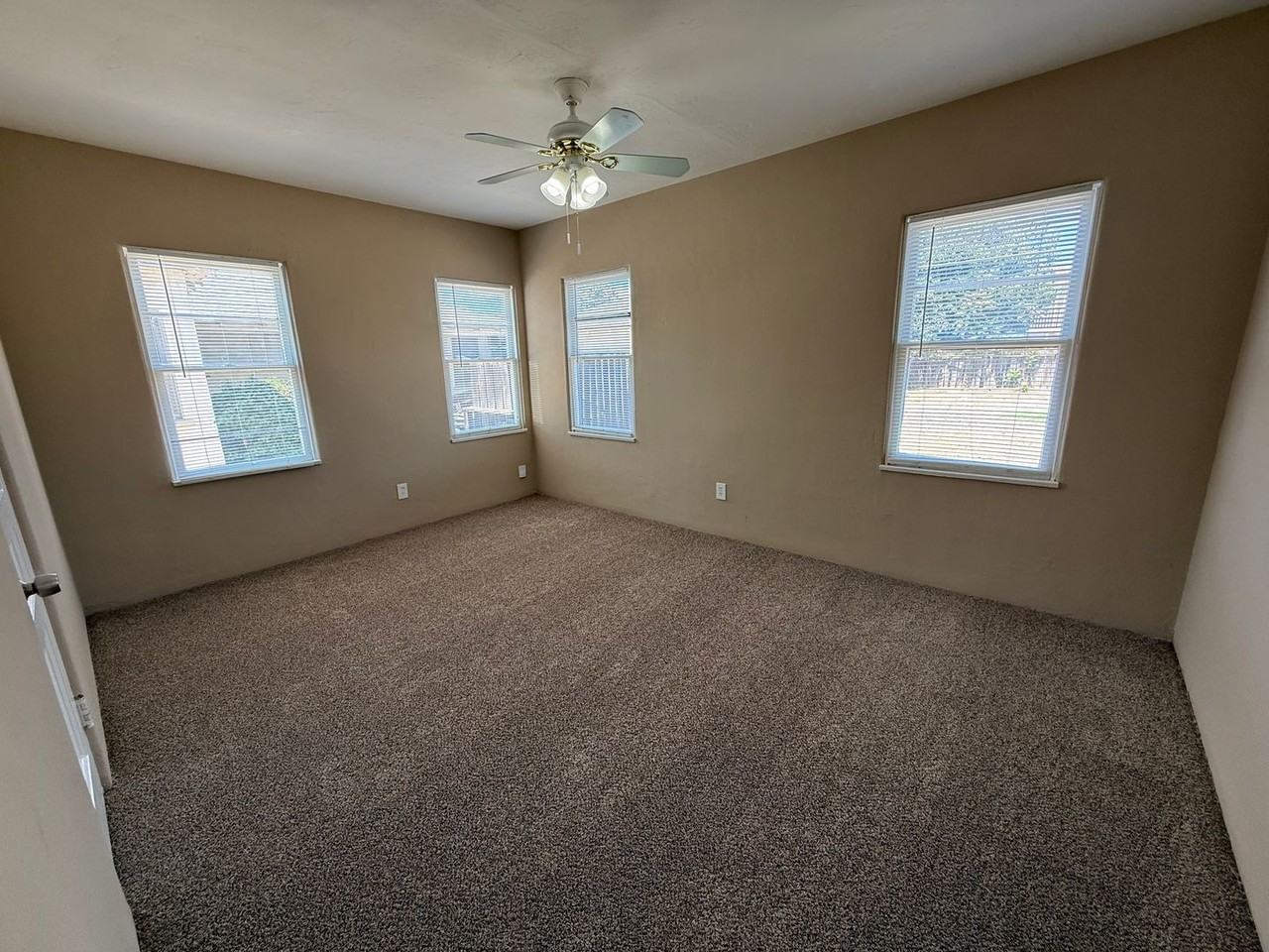 218 Linda Vista Dr - Photo 6 of 10