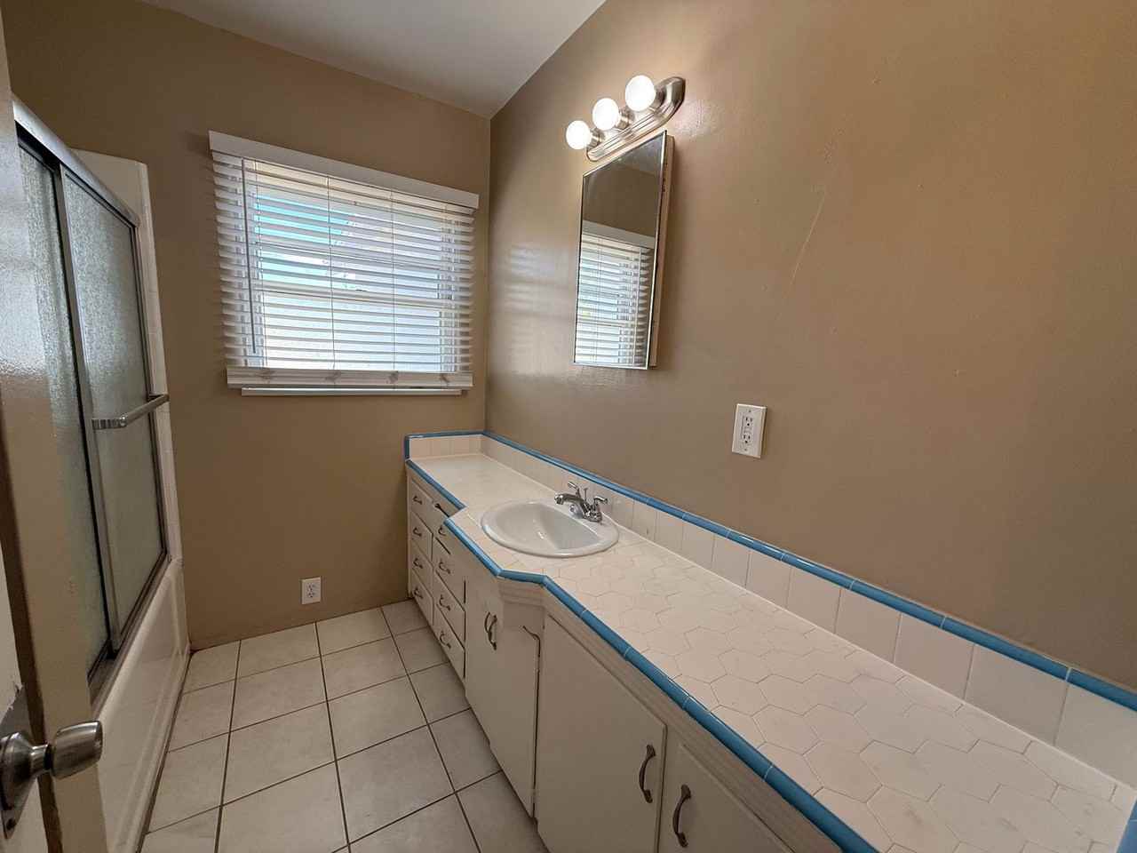 218 Linda Vista Dr - Photo 7 of 10