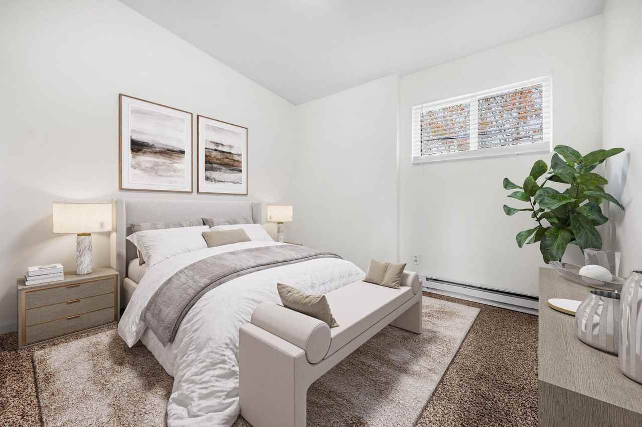 Pet-Friendly One- and Two-Bedroom Apartments in Edmonds - Photo 2 of 5