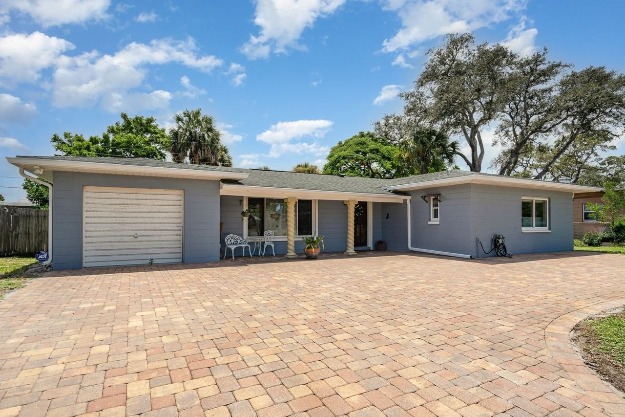 305 Sharon Dr - Photo 2 of 25