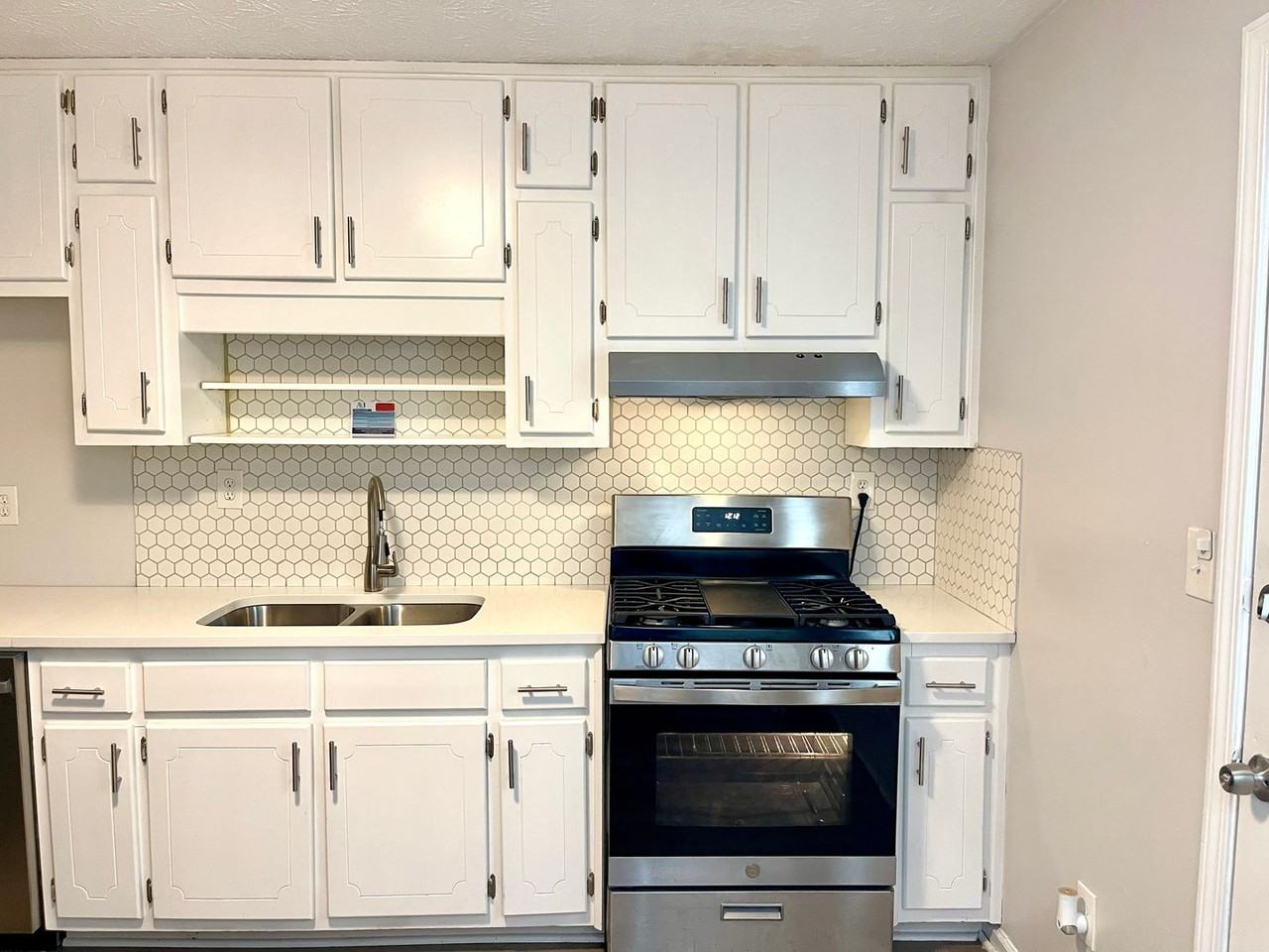 295 Rogers Street - Photo 2 of 18