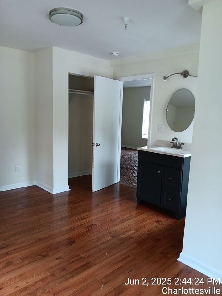 515 14th St Nw #B - Photo 7 of 8