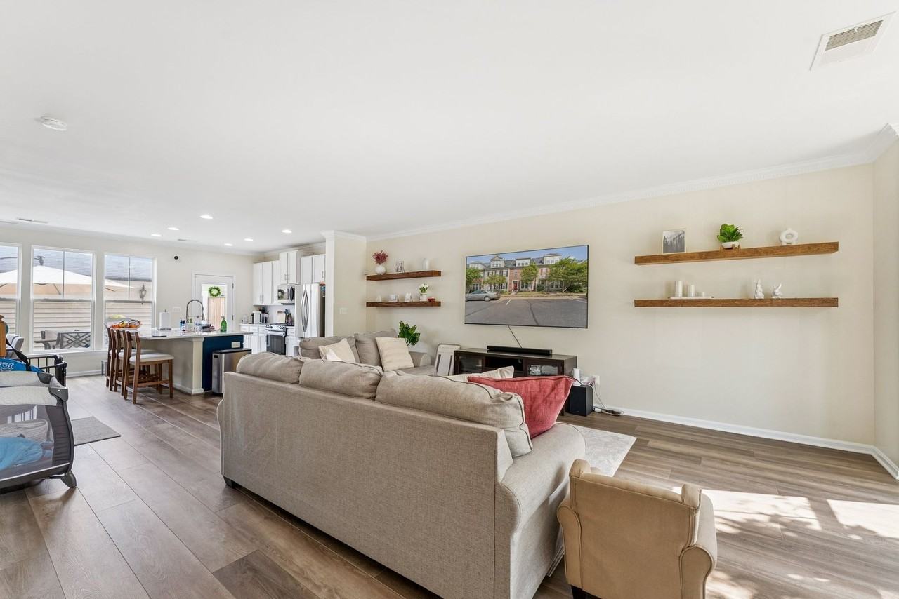 11970 Benton Lake Rd - Photo 3 of 34