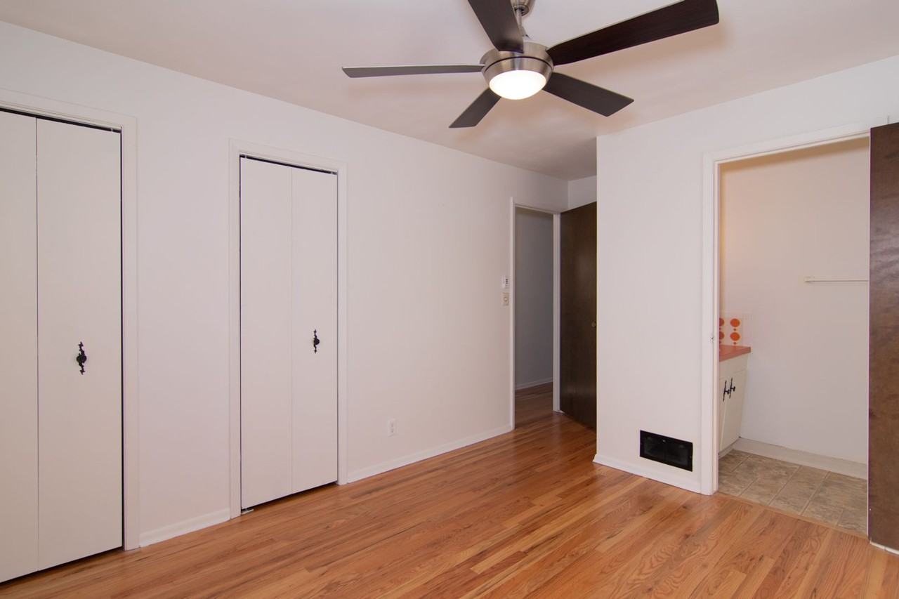 5606 North Sutherlin Street - Photo 7 of 30